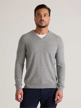 Quince Mongolian Cashmere Gray V Neck Sweater